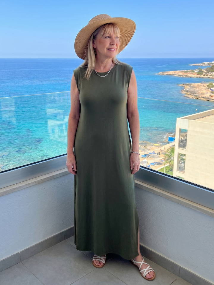 Harlow | Straight Silhouette Crew Neck Midi Dress